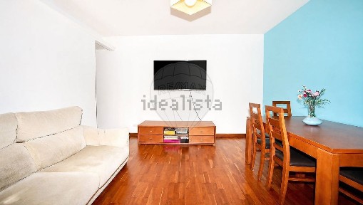 Apartamento T1 à venda na Rua Josué Martins Romão