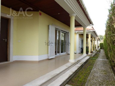 Apartamento T4 à venda na Rua Cedros