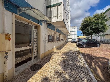 Apartamento T2 à venda na Rua Afonso Lopes Vieira