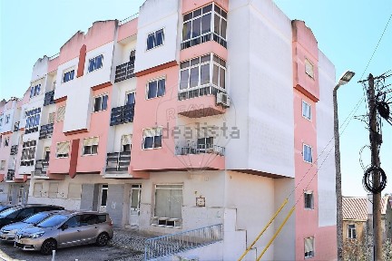 Apartamento T2 à venda na Rua Paulo Choffat