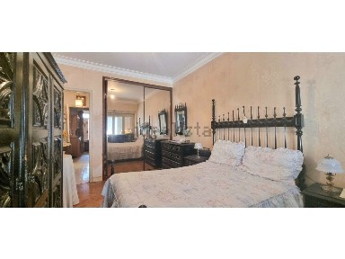 Apartamento T1 à venda na Rua Abade Faria