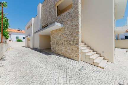 Moradia independente à venda em Alenquer
