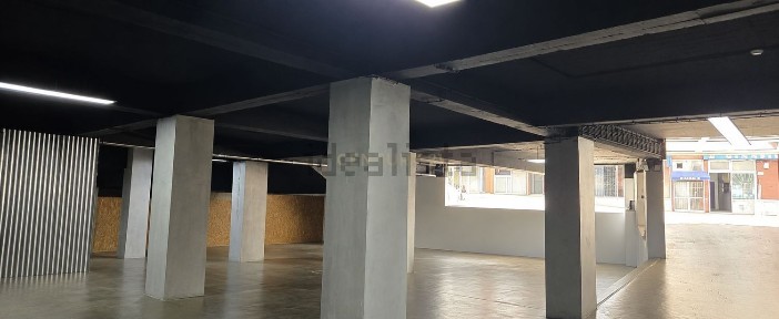 Espaço comercial à venda na Avenida 25 de Abril, 32