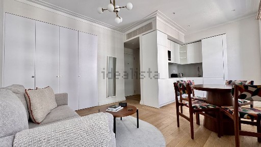 Apartamento T1 à venda na Avenida António Augusto de Aguiar