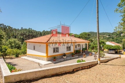 Casa ou moradia à venda em Lousa