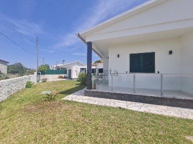 Moradia independente à venda em Encarnação