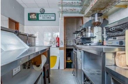 Espaço comercial à venda na Benfica s/n