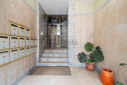 Apartamento T1 à venda na Rua Dom Luís de Noronha