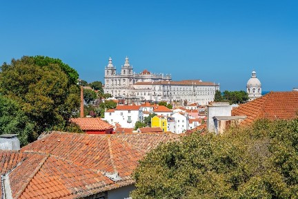 Santa Maria Maior, Alfama, Largo do Contador Mor