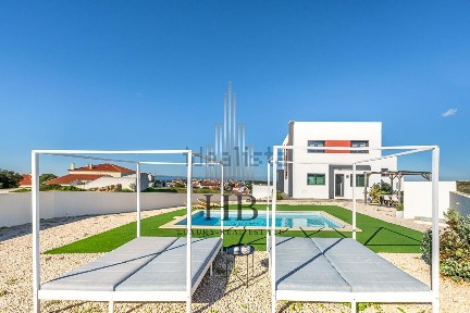 Moradia geminada à venda na Ericeira Sul