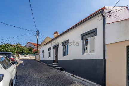 Espaço comercial à venda na Amoreira
