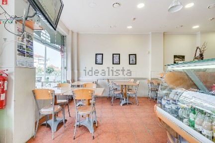 Espaço comercial à venda na Rua Pintor Alves Cardoso, 17