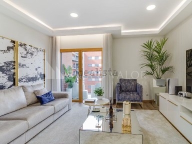 Apartamento T3 à venda na Rua Gama Pinto