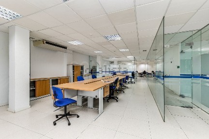 Espaço comercial à venda na Núcleo Urbano Histórico da Cruz Quebrada, Cruz Quebrada - Dafundo, Algés, Linda-a-Velha e Cruz Quebrada-Dafundo, Oeiras, Lisboa, Portugal s/n