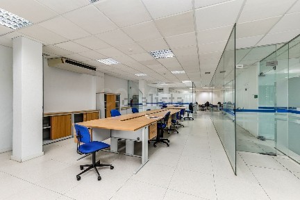 Espaço comercial à venda na Núcleo Urbano Histórico da Cruz Quebrada, Cruz Quebrada - Dafundo, Algés, Linda-a-Velha e Cruz Quebrada-Dafundo, Oeiras, Lisboa, Portugal s/n