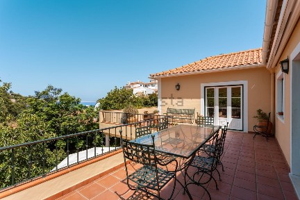 Casa ou moradia à venda na Almoçageme - Penedo