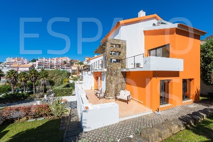 Moradia geminada à venda na Ericeira Sul