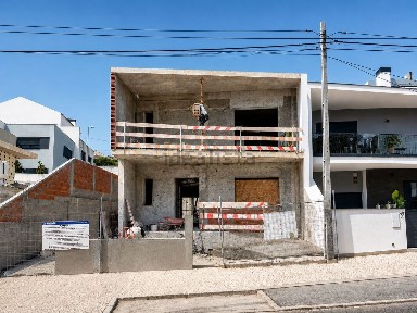 Moradia geminada à venda na Avenida Itália, 55