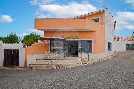 Espaço comercial à venda na Rua Francisco Santos