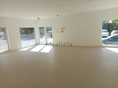 Espaço comercial à venda na Rua Engenheiro Rui Nogueira Simões