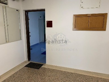 Espaço comercial à venda na Agualva