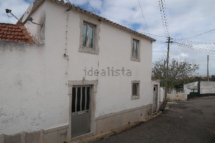 Moradia independente à venda em 2715-135