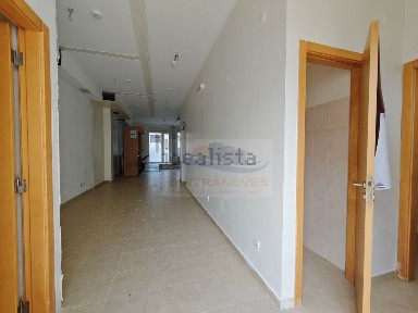 Espaço comercial à venda no Alto da Mira - Moinhos da Funcheira - Carenque