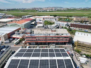 Armazém à venda em Sacavém e Prior Velho