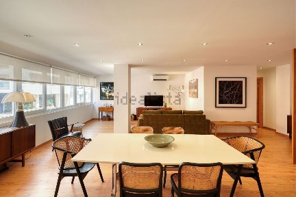 Apartamento T2 à venda na Rua Luciano Cordeiro, 241