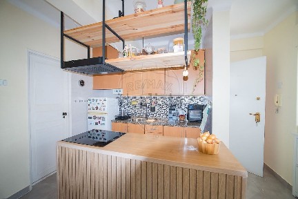 Apartamento T1 à venda na Praça Dona Maria II