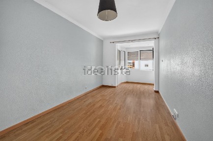 Apartamento T2 à venda na Rua Câmara de Lobos, 8