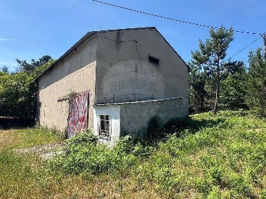 Arrendamento de armazém em Couto de Baixo e Couto de Cima