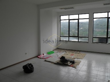 Arrendamento de espaço comercial em São Pedro do Sul - Várzea - Baiões