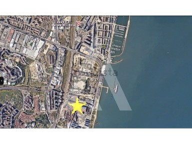 Armazém à venda em Marvila