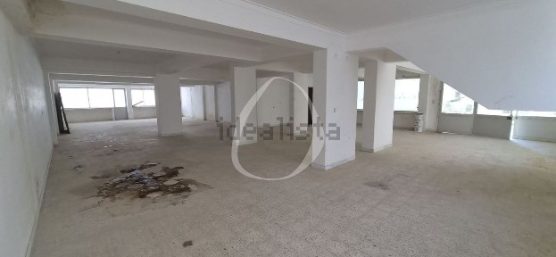 Espaço comercial à venda na Agualva