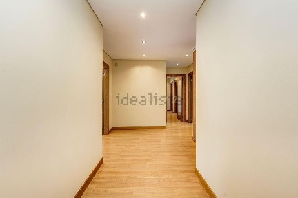 Apartamento T3 à venda na Avenida Madame Curie, 9