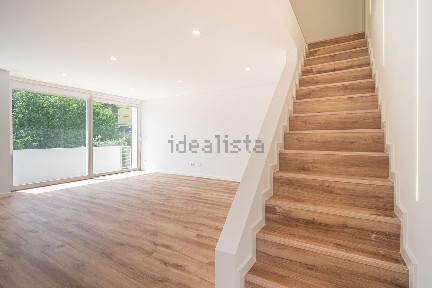 Duplex à venda na Rua Alferes Barrilaro Ruas