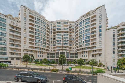 Duplex à venda na Avenida Miguel Torga