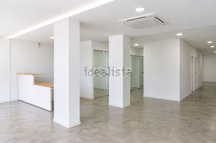 Espaço comercial à venda na Calçada de Carriche s/n