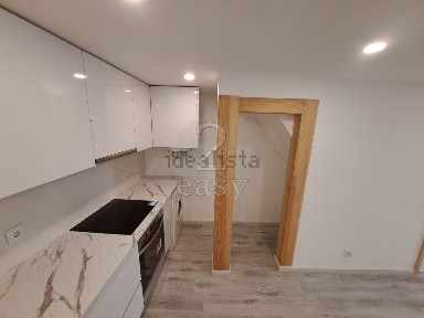 Apartamento T1 à venda na Rua da Atalaia, 95