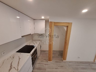 Apartamento T1 à venda na Rua da Atalaia, 95