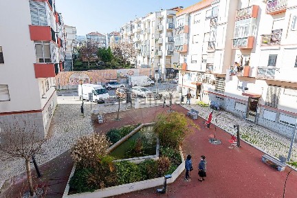 Apartamento T2 à venda na Rua António Sérgio