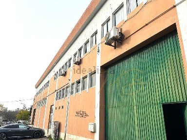 Armazém à venda na Rua Dom Afonso Henriques