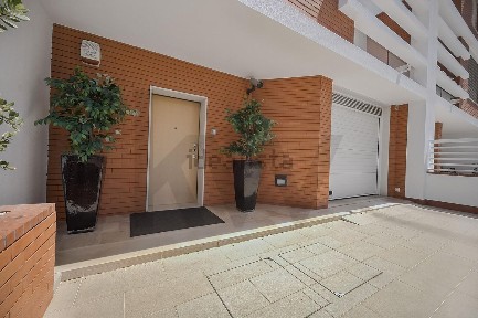 Casa ou moradia à venda na Rua António Livramento, 20