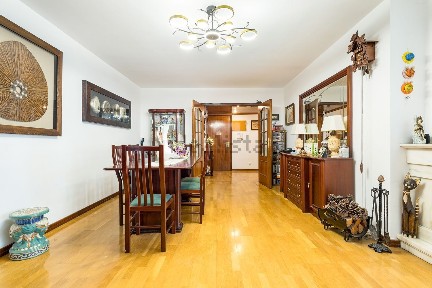 Apartamento T3 à venda na Estrada Marquês de Pombal
