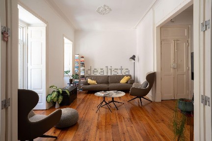 Apartamento T3 à venda na Rua Joaquim Casimiro, 60
