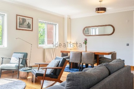 Apartamento T2 à venda na Avenida Dom Carlos I, 124
