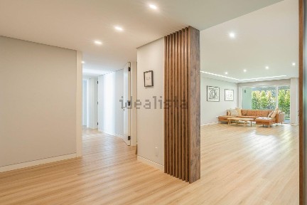 Apartamento T4 à venda na Rua Gonçalves Crespo, 99