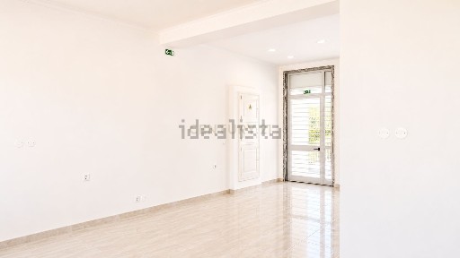 Espaço comercial à venda na Rua José de Sousa Monteiro, 1