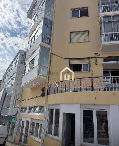 Apartamento T3 à venda na Rua António Ricardo Rodrigues, 1